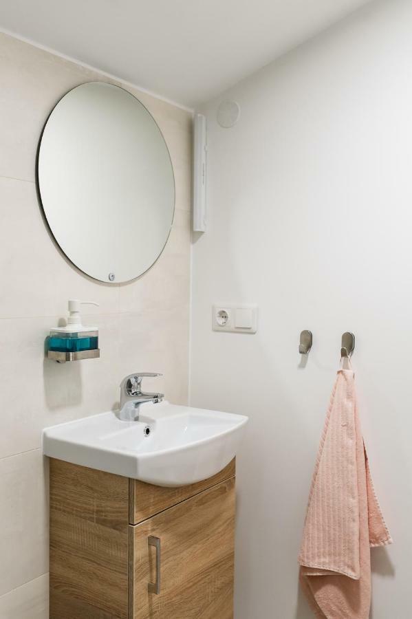 Cozy Studio Mansard Riga Old Town Aptartment, Ac Buitenkant foto